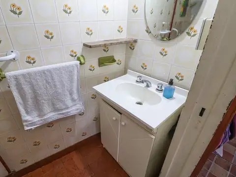 Casa 5 ambientes con 2 baños