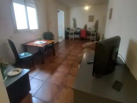 Mariano Acha 1900, Piso pb