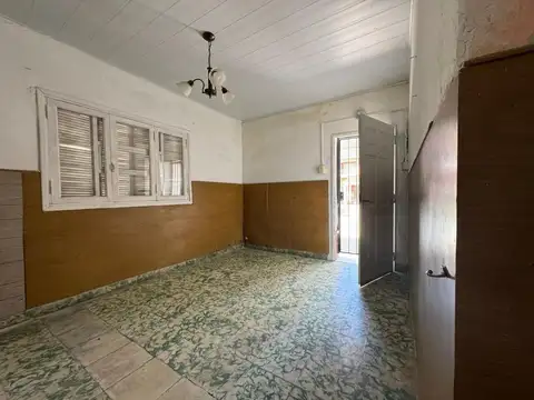 Casa 4 ambientes con 1 baño