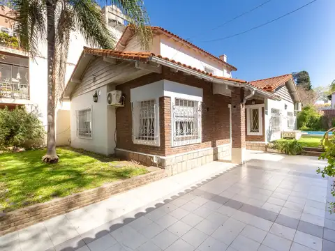 Venta de casa Acasusso 3 suites y escritorio