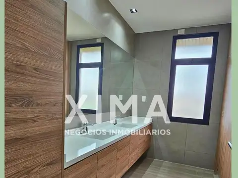 Oficina Monoambiente con 4 baños
