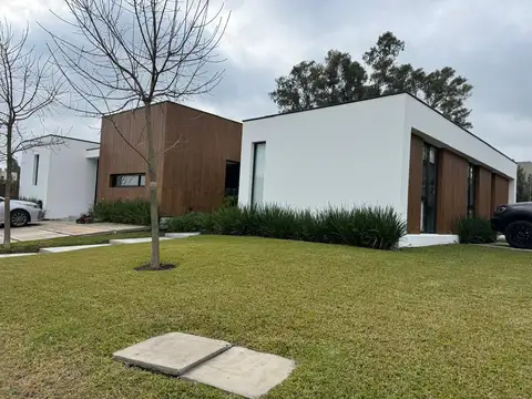 Casa en Alquiler de 3 dormitorios