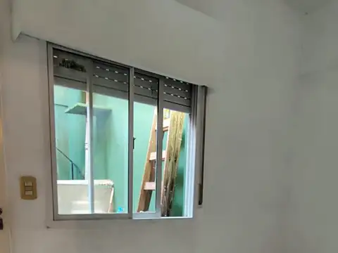 Venta De Ph 2 Ambientes Con Patio Interno Y Terraza En Caseros