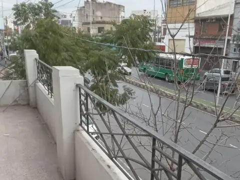 Avda. H. Irigoyen 1500, Piso 1º