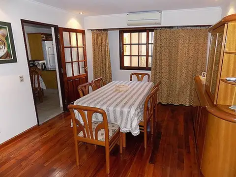 Casa 5 ambientes con 2 baños