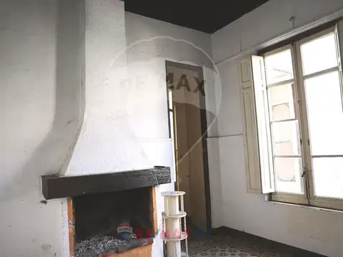 Casa 9 ambientes con 2 baños