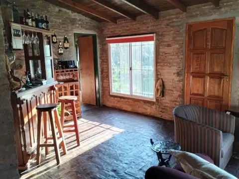 Casa 4 ambientes con 2 baños