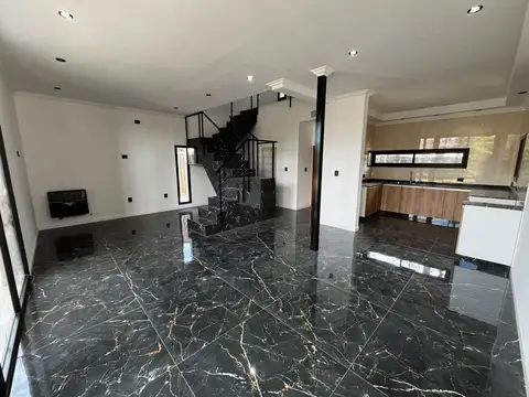 Casa en Venta al Este