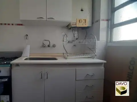 Monoambiente s/amoblado frente a la plaza zona facultades