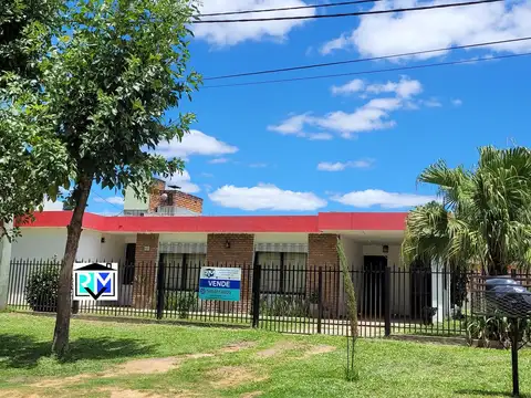 Propiedad en buen estado, amplio jardín, excelente ubicación