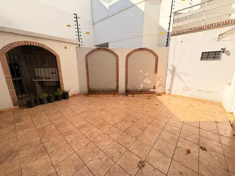 Chalet en alquiler. 5 amb con dep. Gge. 2 autos. 2 suites Playroom. Patio. 3bñs