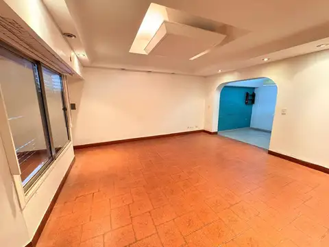 Chalet en alquiler. 5 amb con dep. Gge. 2 autos. 2 suites Playroom. Patio. 3bñs