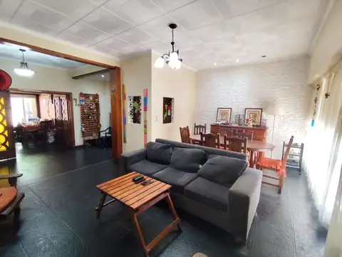 Depto Tipo Casa en Venta con 2 cocheras