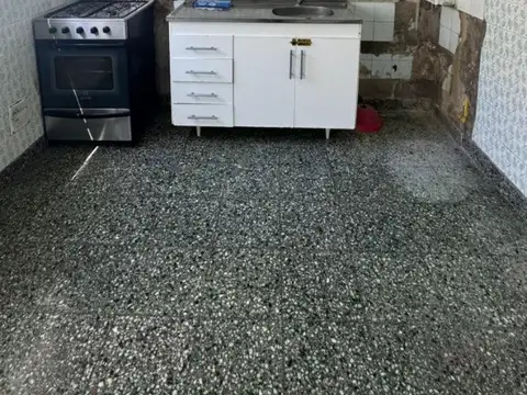 * DUPLEX EN ALQUILER 3 AMBIENTES AL FRENTE CON PATIO Y BALCON, BUENA UBICACION RAMOS MEJIA *