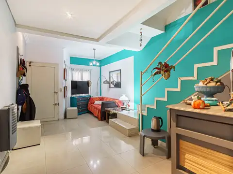 Depto Tipo Casa 4 ambientes con 2 baños