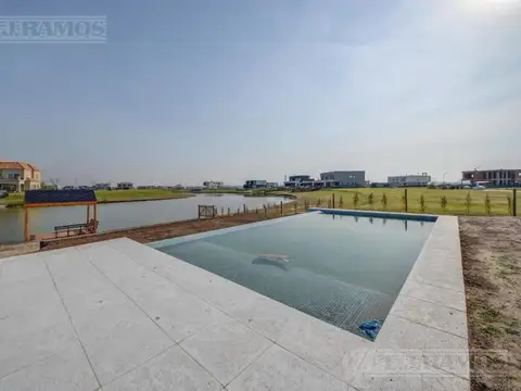 Casa en Venta en Puertos - Barrio Marinas, USD 849.000