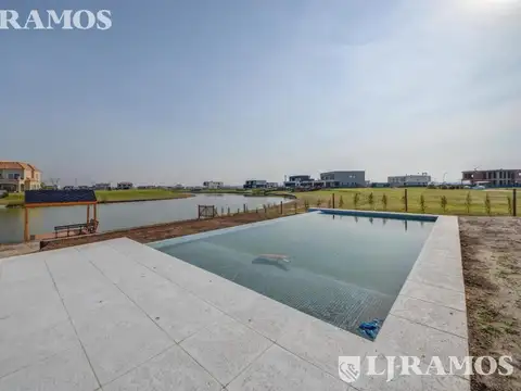 Casa en Venta en Puertos - Barrio Marinas, USD 899.000