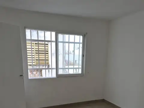 Departamento en Alquiler en Alberdi, $ 400.000