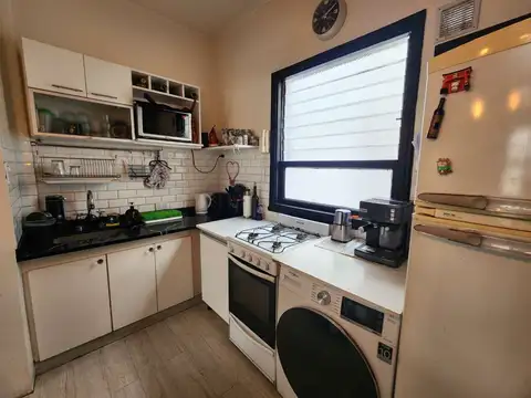 Depto Tipo Casa en Venta en Chacarita, USD 98.000
