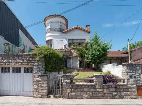 VENTA CASA EN PADUA S/AV. RIVADAVIA - INVERSORES