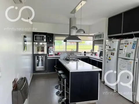 Venta / Alquiler Casa en Área 1 - San Sebastián (Fondo Verde)