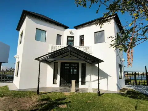 CASA EN VENTA, 4 AMBIENTES, SAN SEBASTIAN AREA 9