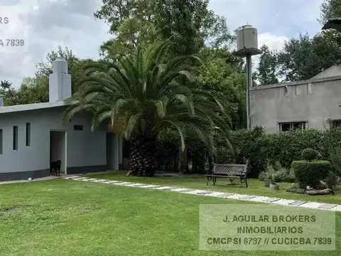 Casa en Venta con 2 cocheras