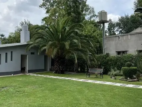 Casa en Venta con 2 cocheras