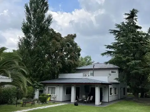 Casa a 2 minutos Autopista Presidente Peron | barrio 20 de Junio