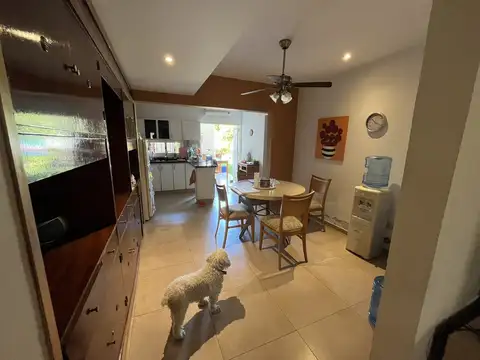 Casa 5 ambientes con 2 baños