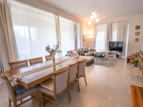 ¡Venta! Impresionante Casa en La Rufina ¡Con una master suite en planta baja! ¡Con Escritura!