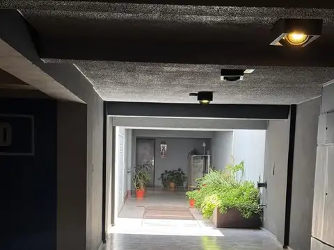 Departamento 6 ambientes con 2 baños