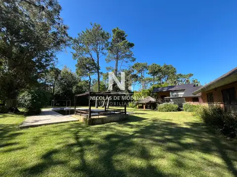 Venta de Espectacular casa en Barrio Golf