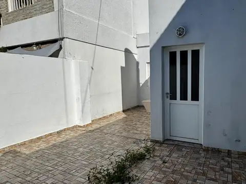 Depto Tipo Casa 2 ambientes con 1 baño