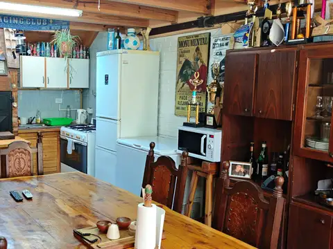 Casa 6 ambientes con 3 baños