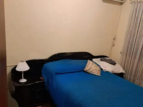 Venta de local y 2 viviendas s/lote de 8,66 x 36 m.