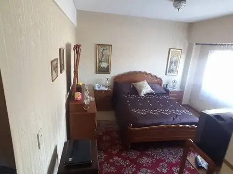 EN VENTA EN CASEROS DEPARTAMENTO DE 3 AMBIENTES DE 75M2 CON BALCON PLENO CENTRO - FICHA 7494