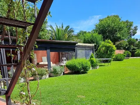 Casa 5 ambientes con 4 baños