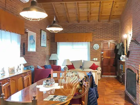 Casa 3 ambientes con 2 baños