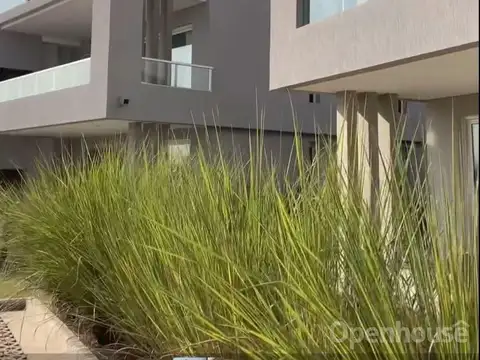 VENTA Departamento amoblado a estrenar en  Barrio La Calesa, PILARA.