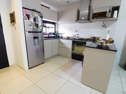 Casa 3 ambientes con 2 baños