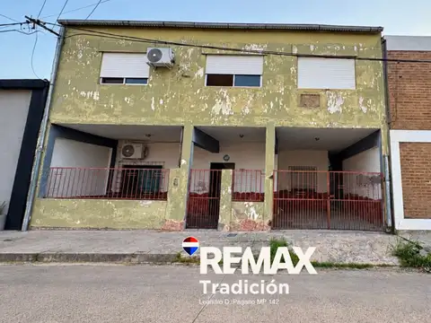 CASA EN VENTA - SOBRE PASAJE ROLDAN RESISTENCIA