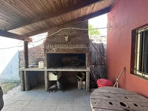 Casa 2 ambientes con 1 baño