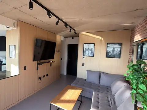 Semipiso de tres ambientes al contrafrente con balcón, terraza propia y cochera, General Roca 1700, Güemes