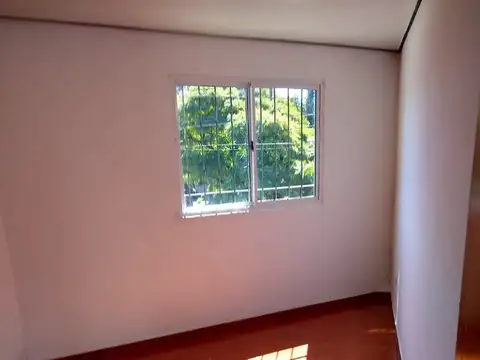 Departamento en Alquiler en El Palomar, $ 650.000