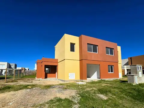 Casa en Alquiler en Villanueva, USD 1.300