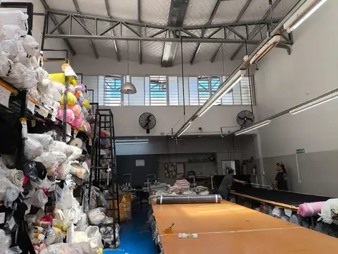 Depósito en venta en Flores