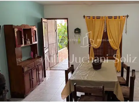 Casa 4 ambientes con 2 baños
