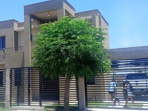 IMPRESIONANTE CASA EN PERDRIEL