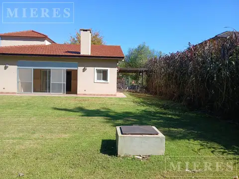 Casa 6 ambientes con 3 baños